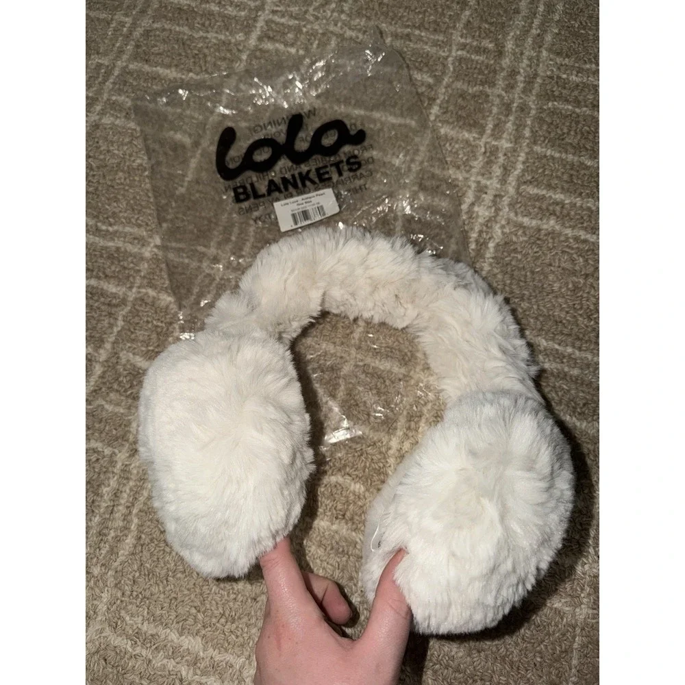 Lola Blankets Earmuffs Lola Luxe Faux Fur Cozy Antique Pearl Earmuff One Size